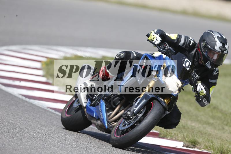 Archiv-2025/49 26.08.2025 Cornu Master School ADR/blau-bleu/0-4